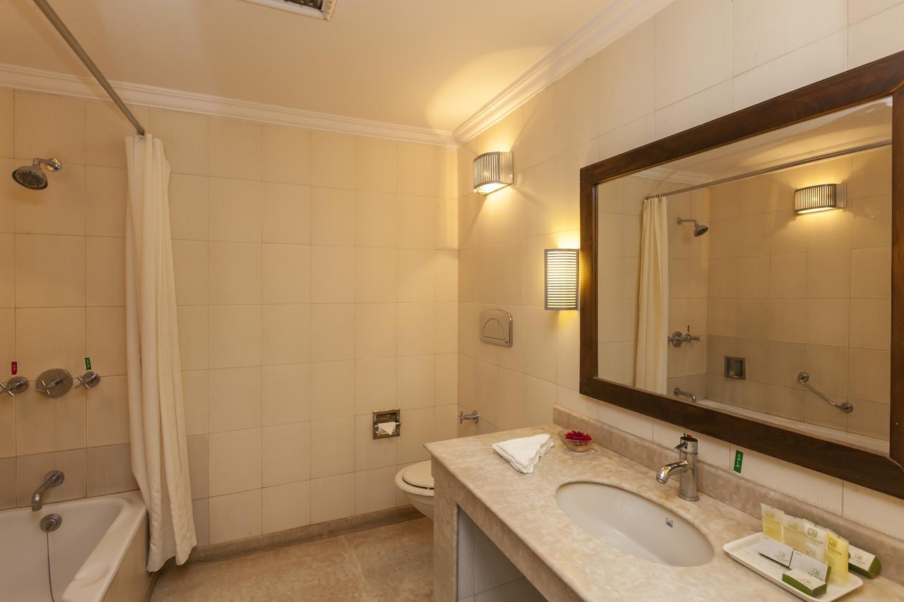 Hotel Hilltone Abu Zewnętrze zdjęcie